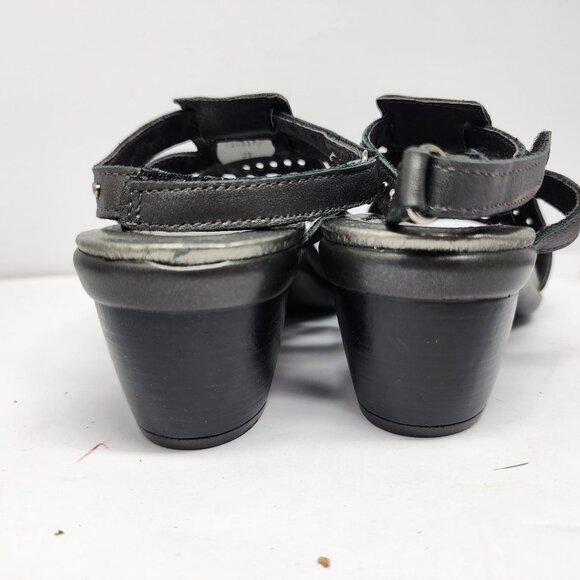 Naot Womens size 8 Sandals Black Leather Studded EU 39 US - Picture 11 of 11